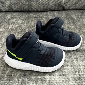 Nike Star Runner | Infant Sneaker | Non-Tie | Navy | Size 2C